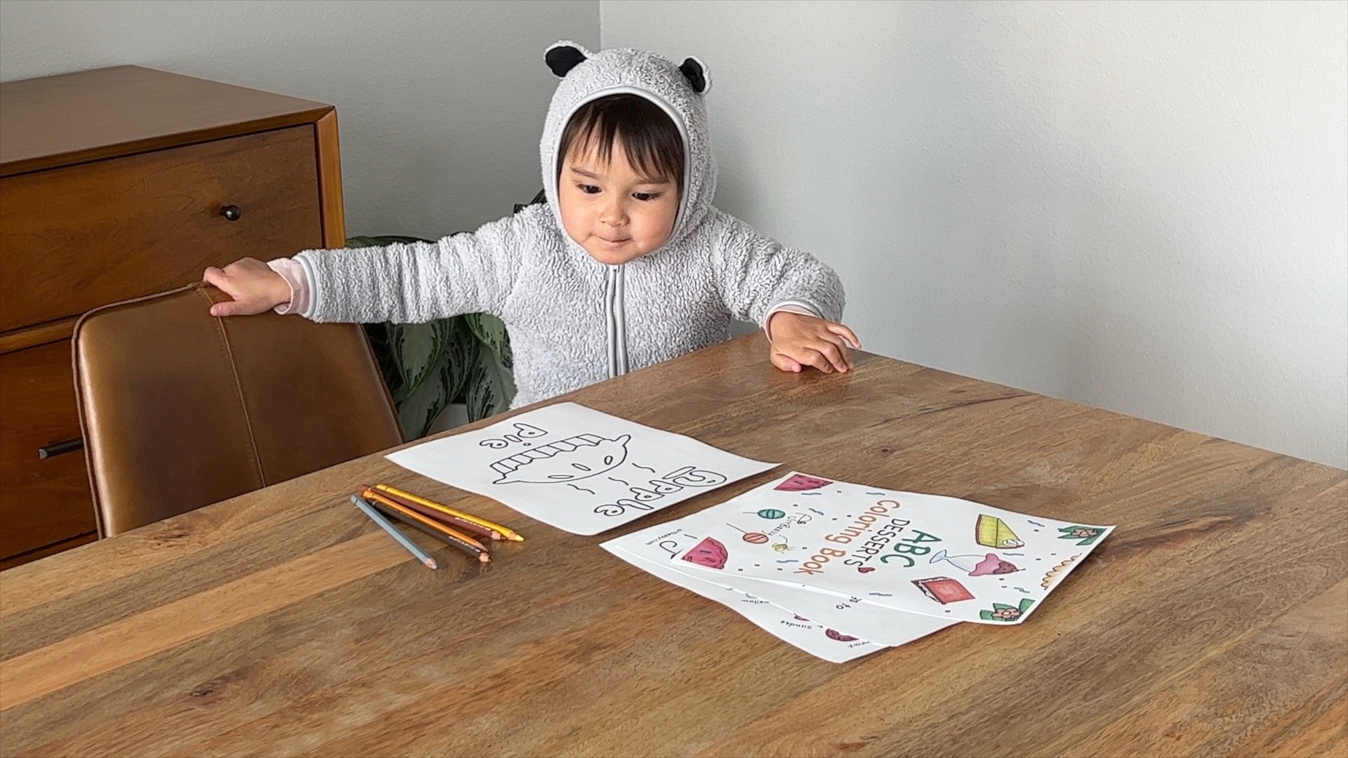 Load video: ArtBeesy ABC Desserts Coloring Book